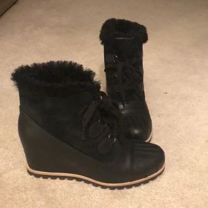 UGG Alasdair wedge boot
